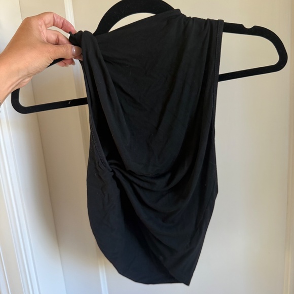 Black Twisted Top - Picture 3 of 4